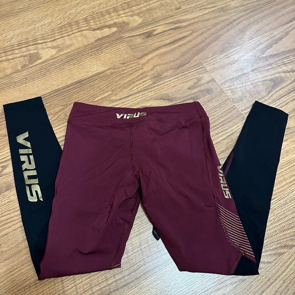 Virus // Performance Compression Leggings size Medium (red/black/gold) - Picture 4 of 4